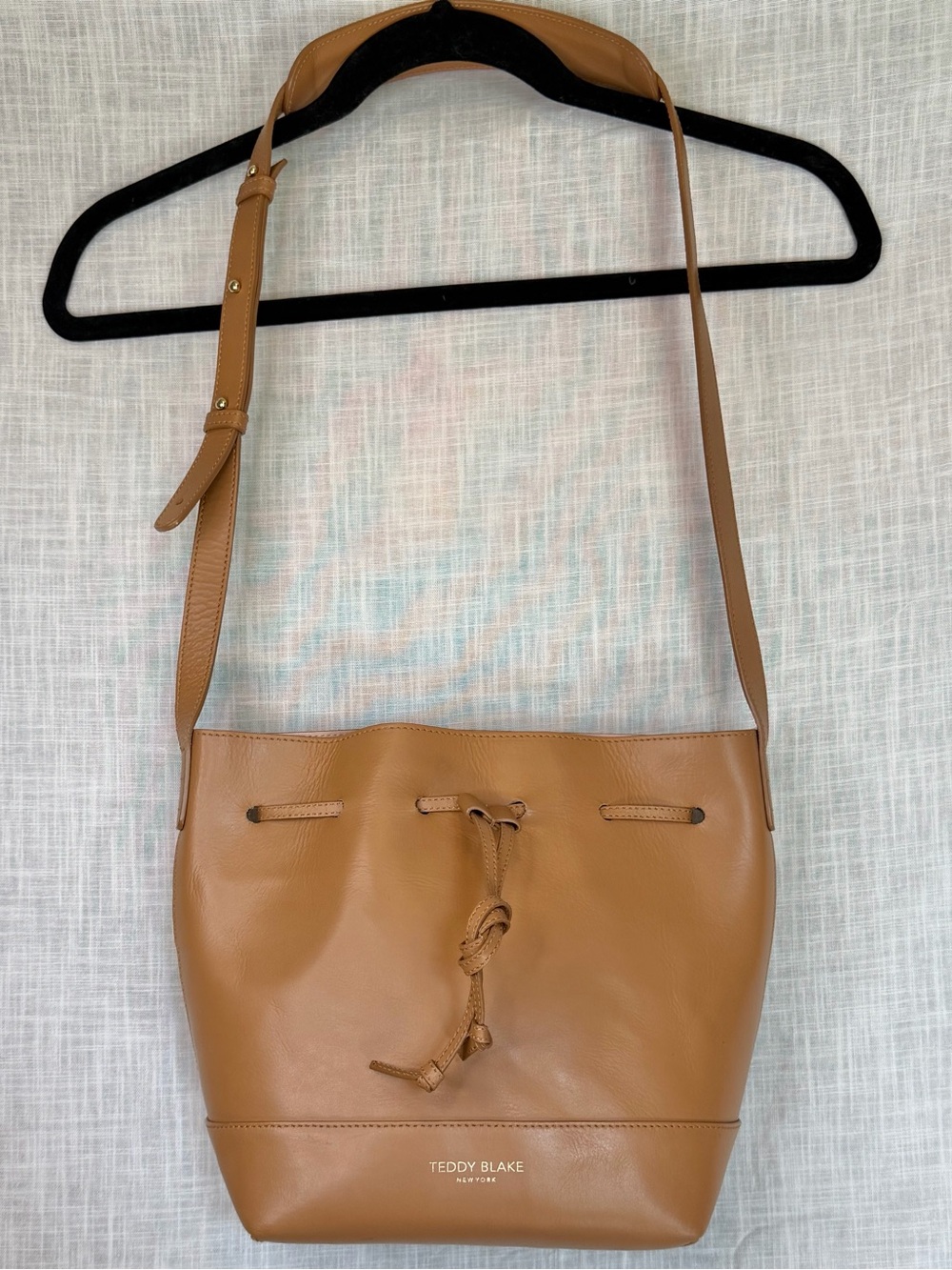 Teddy Blake Eliza Caramel Tan Pebbled Leather Bucket Bag Crossbody Made in Italy